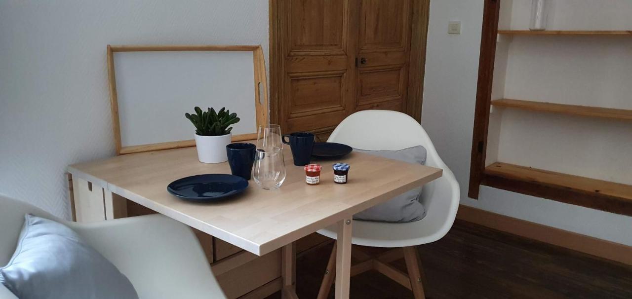 Studio Tres Spacieux Avec Cour, En Plein Coeur De Ville ! Carcassonne Exteriör bild
